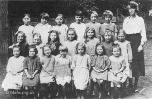 London St School Girls 1924